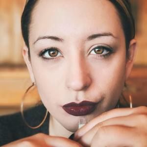 Meet your Posher, Julieta